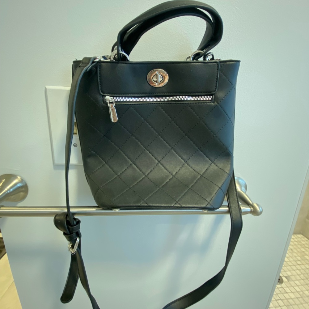Ellen Tracy black purse